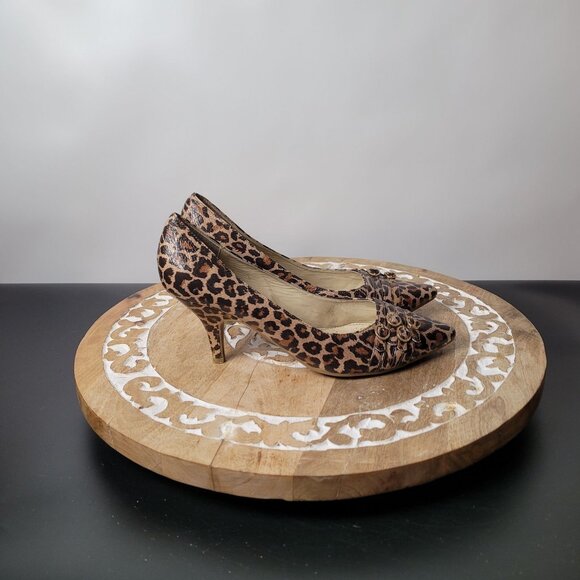 Leopard Print Pointed Toe Heels With Gold Accents By Kathleen Van Zeeland Size 8 - Picture 4 of 16